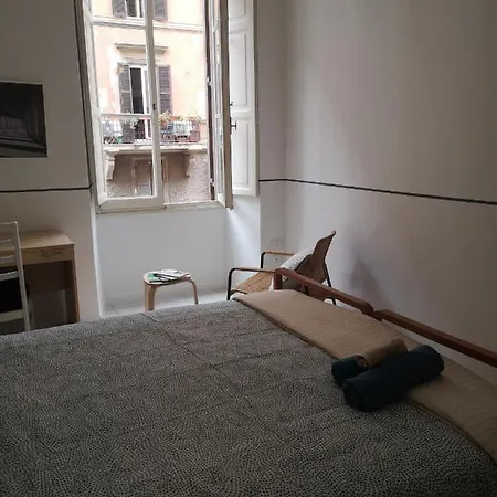 Romeo. Luminoso Al Centro Di Roma