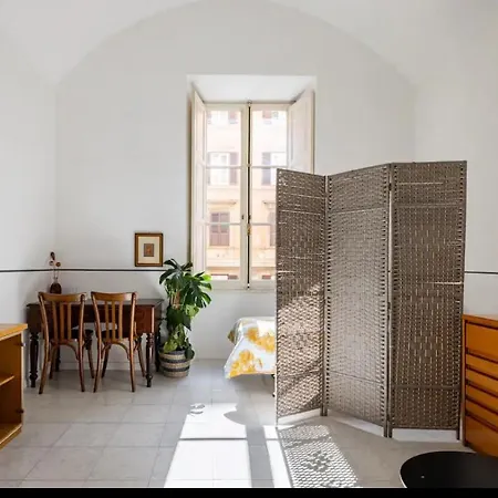 Appartamento Romeo. Luminoso Al Centro Di